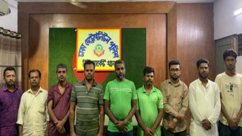রাজধানীর নিউমার্কেট ও পল্লবী এলাকায় পুলিশের বিশেষ অভিযান, গ্রেপ্তার ৩০...